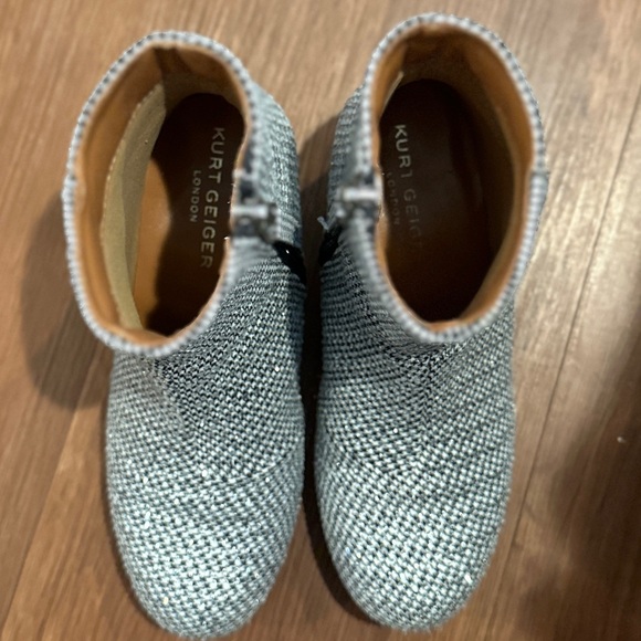 Kurt Geiger Mini Burlington Bootie 12M. Great condition. Still in original box. - Picture 4 of 11